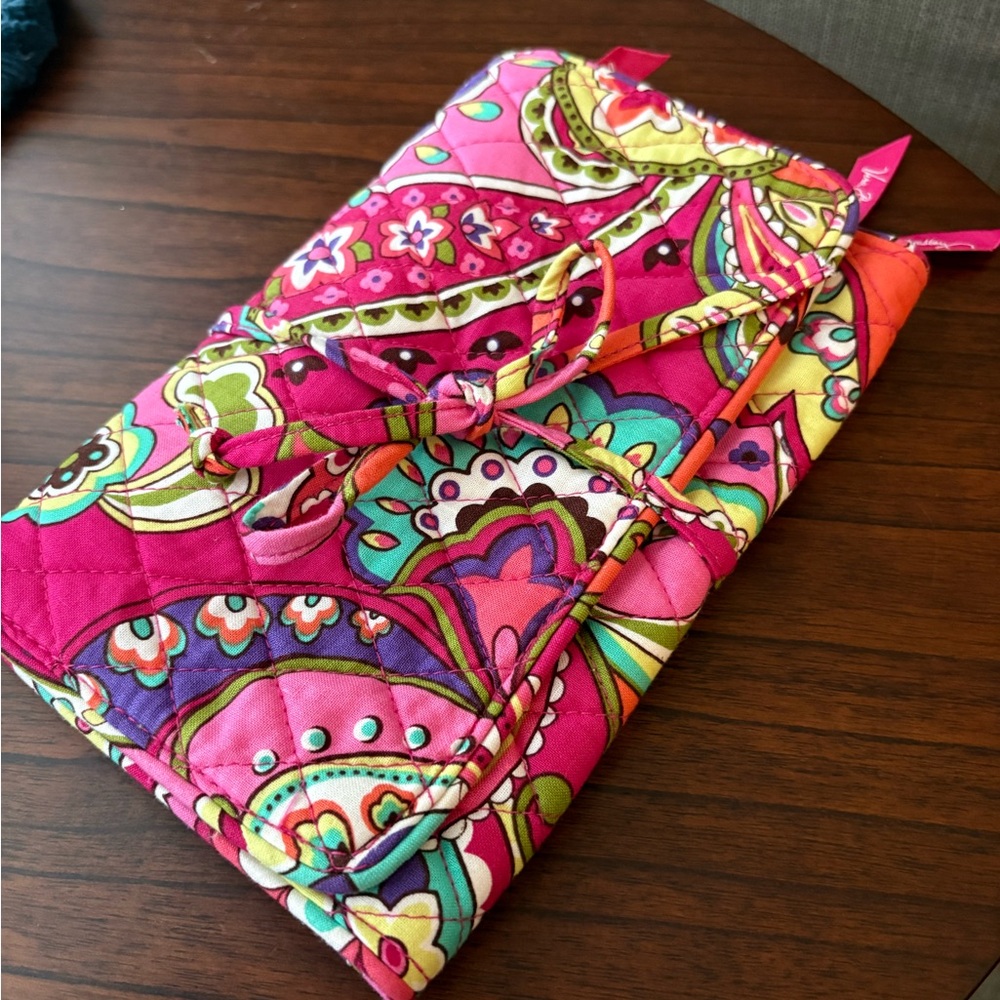 Vera Bradley travel organizer in Pink Swirls